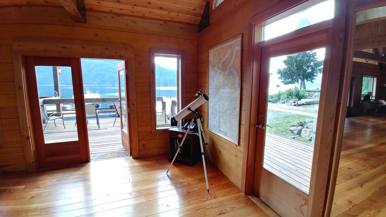 Homfray Lodge Desolation Sound Exterior photo
